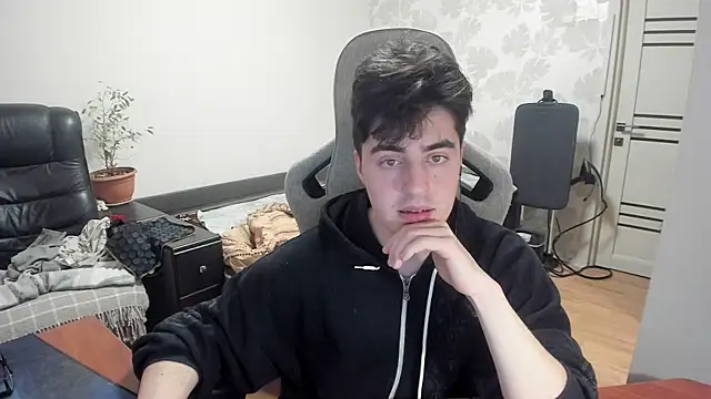 Knuckles17 online show from 12/05/25, 01:58