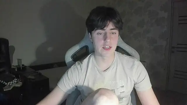 Knuckles17 online show from 04/07/26, 06:19