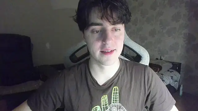 Snapshot of Knuckles17 chatting on 06/20/26, 12:03 Knuckles17 online show from 06/20/26, 12:03