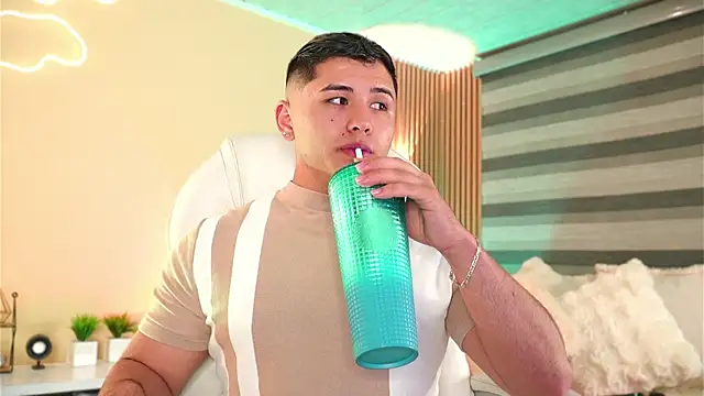 MatiasKorn online show from 11/29/25, 05:43