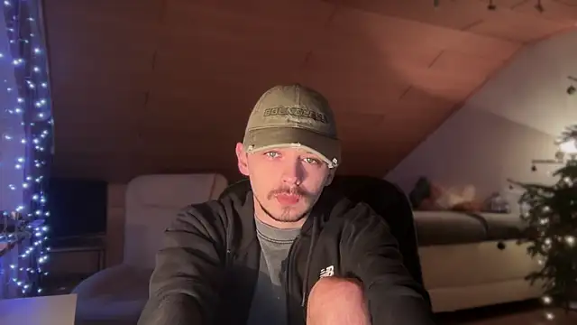 Snapshot of naked_psy chatting on 01/13/25, 04:39 naked psy online show from 01/13/25, 04:39