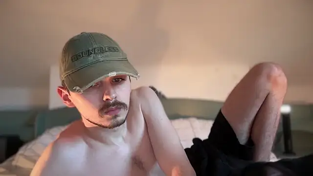 Snapshot of naked_psy chatting on 01/26/25, 02:41 naked psy online show from 01/26/25, 02:41