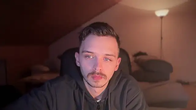 Snapshot of naked_psy chatting on 02/08/25, 12:06 naked psy online show from 02/08/25, 12:06