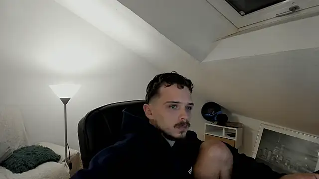 Snapshot of naked_psy chatting on 09/14/25, 11:37 naked psy online show from 09/14/25, 11:37