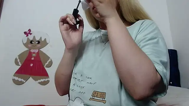 Snapshot of 69liamilk69 chatting on 10/05/25, 08:34 69liamilk69 online show from 10/05/25, 08:34