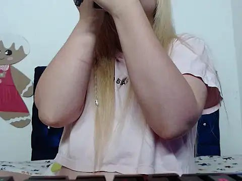 Snapshot of 69liamilk69 chatting on 10/18/25, 04:26 69liamilk69 online show from 10/18/25, 04:26