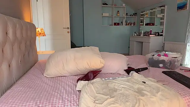 MissSiona online show from 04/20/26, 08:28