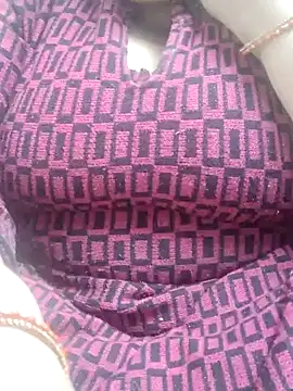 Snapshot of Seema_99 chatting on 12/31/24, 09:53 Seema 99 online show from 12/31/24, 09:53