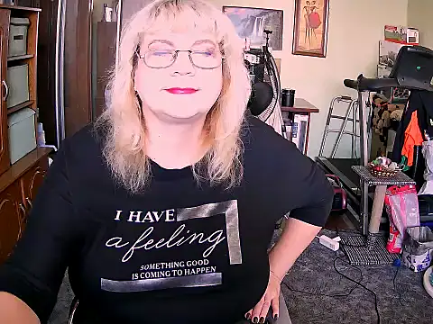 Snapshot of LOLA8888 chatting on 09/19/25, 10:27 LOLA8888 online show from 09/19/25, 10:27