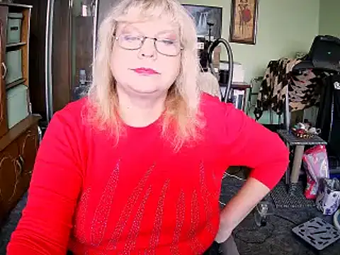 Snapshot of LOLA8888 chatting on 10/02/25, 12:01 LOLA8888 online show from 10/02/25, 12:01