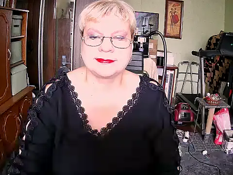 Snapshot of LOLA8888 chatting on 10/11/25, 09:08 LOLA8888 online show from 10/11/25, 09:08