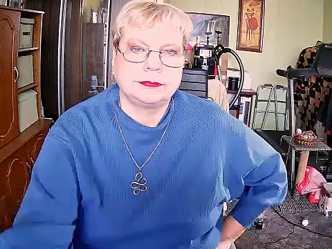 Snapshot of LOLA8888 chatting on 10/14/25, 10:38 LOLA8888 online show from 10/14/25, 10:38