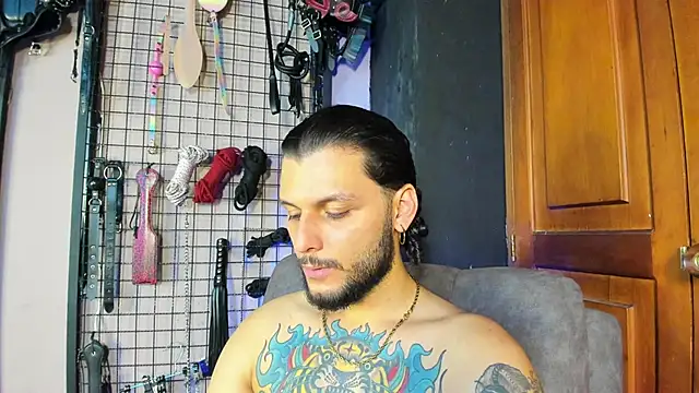 Snapshot of Twisted_Fantasy chatting on 03/16/25, 12:45 Twisted Fantasy online show from 03/16/25, 12:45