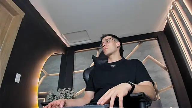 alexgiraldo  online show from 01/27/25, 02:46