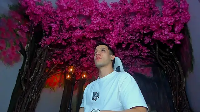 alexgiraldo  online show from 02/15/25, 11:28