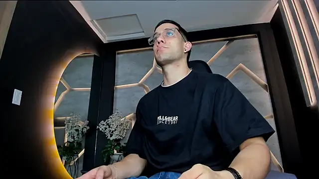 alexgiraldo  online show from 02/25/25, 11:30