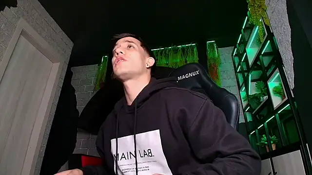 alexgiraldo  online show from 03/17/25, 02:56