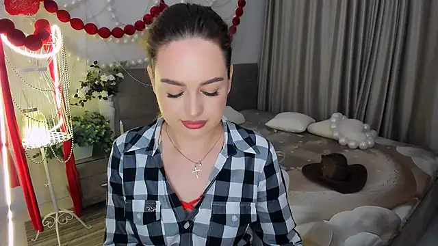 MiracleCurly online show from 05/12/26, 07:22