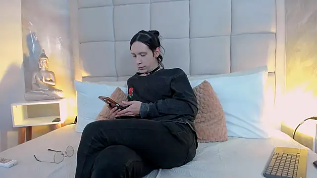 Hecatee 77 online show from 09/18/25, 07:49