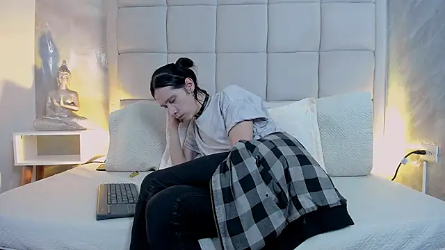 Hecatee 77 online show from 10/24/25, 07:54