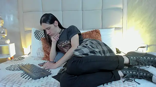 Hecatee 77 online show from 02/19/26, 07:54