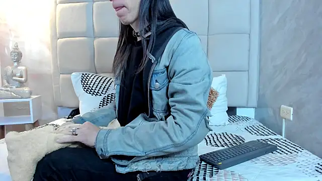 Hecatee 77 online show from 02/25/26, 07:34