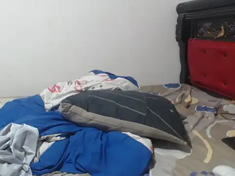 PONSE LATINO online show from 04/15/26, 01:56