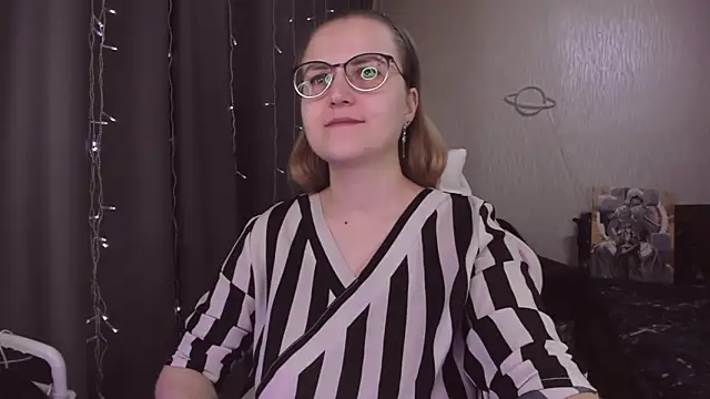 MissBrightShine online show from 11/30/25, 11:58