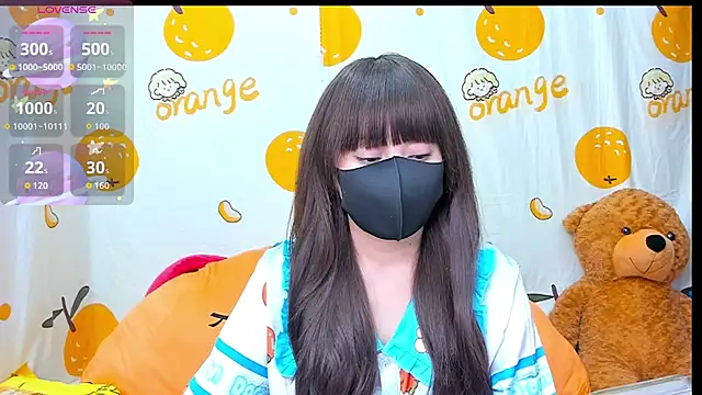 alonelove   online show from 10/29/25, 02:36