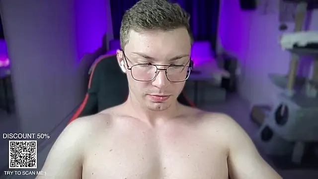 Snapshot of iron__chap chatting on 11/07/25, 09:15 iron chap online show from 11/07/25, 09:15