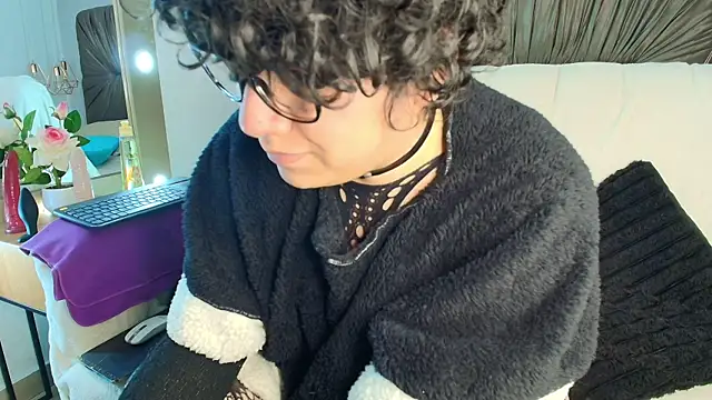 Snapshot of Satuurn_ chatting on 07/17/26, 09:08 Satuurn online show from 07/17/26, 09:08