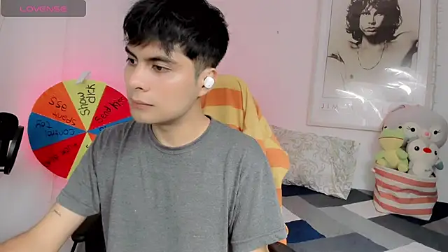 lucas cute online show from 01/03/25, 12:33