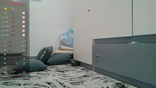 Snapshot of Impression222 chatting on 01/02/25, 04:35 Impression222 online show from 01/02/25, 04:35