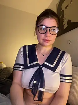 Snapshot of EllyNora chatting on 03/10/25, 10:02 EllyNora online show from 03/10/25, 10:02