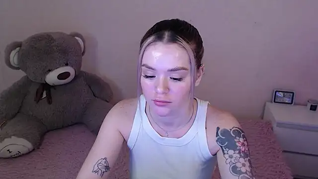 miaacatt online show from 01/23/25, 08:15