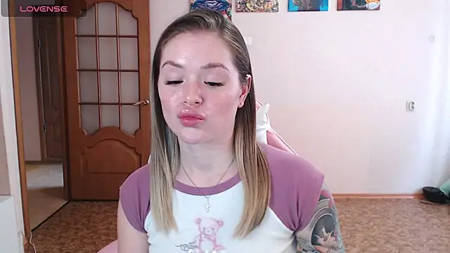 miaacatt online show from 03/12/26, 09:04