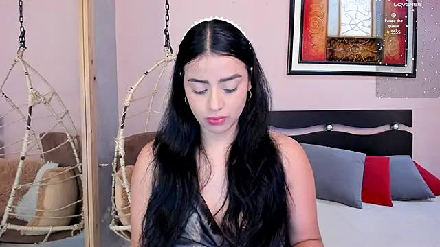 Paula Desousa online show from 11/06/25, 07:37