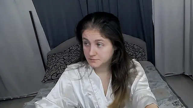 Holliy Cooper online show from 12/19/25, 09:05