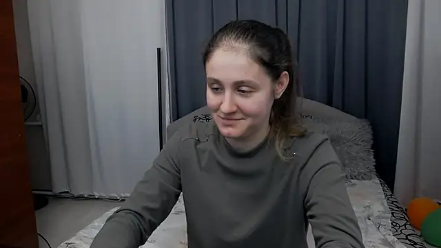 Holliy Cooper online show from 03/31/26, 08:59