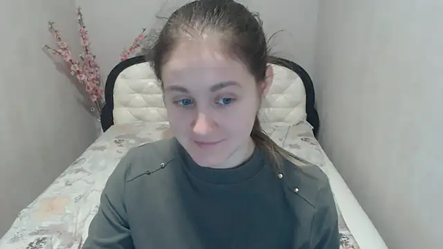 Holliy Cooper online show from 04/02/26, 08:34