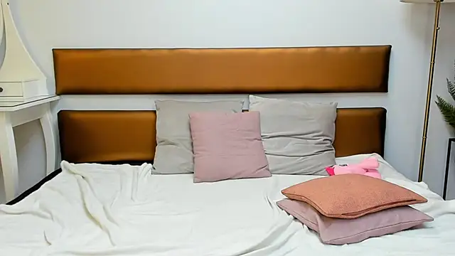 MissYvie online show from 02/27/25, 10:04