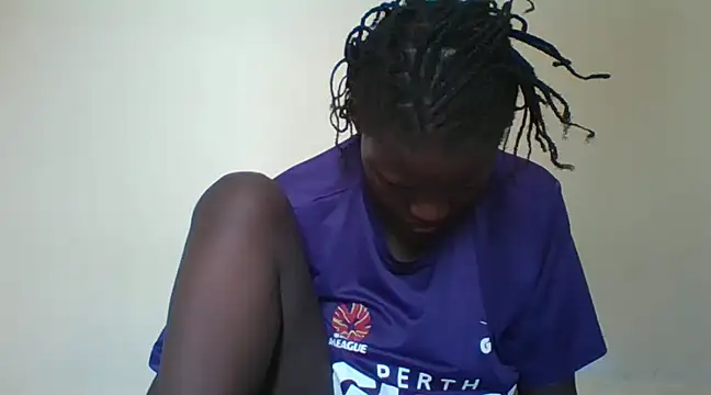 Snapshot of prettychic5 chatting on 12/05/24, 06:32 prettychic5 online show from 12/05/24, 06:32