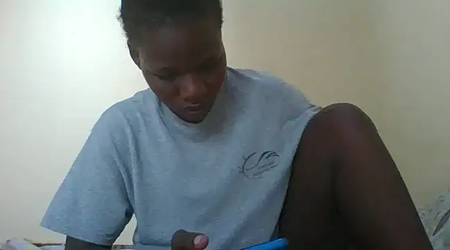 Snapshot of prettychic5 chatting on 12/16/24, 06:53 prettychic5 online show from 12/16/24, 06:53