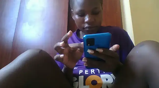 Snapshot of prettychic5 chatting on 12/23/24, 09:05 prettychic5 online show from 12/23/24, 09:05