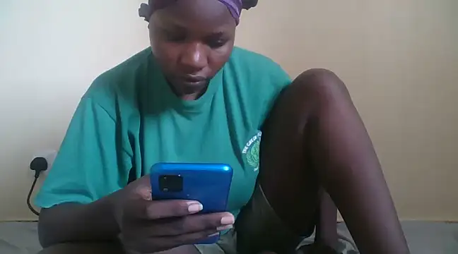 Snapshot of prettychic5 chatting on 12/27/24, 10:01 prettychic5 online show from 12/27/24, 10:01