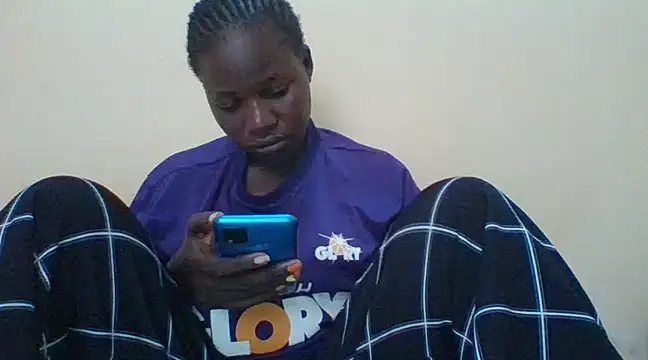 Snapshot of prettychic5 chatting on 01/21/25, 01:22 prettychic5 online show from 01/21/25, 01:22