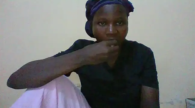 Snapshot of prettychic5 chatting on 01/28/25, 03:46 prettychic5 online show from 01/28/25, 03:46