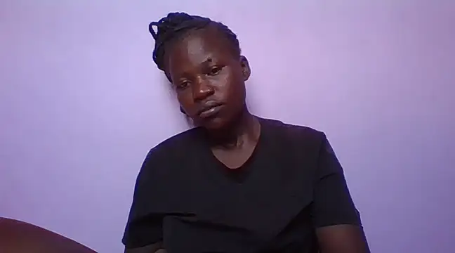 Snapshot of prettychic5 chatting on 02/12/25, 10:35 prettychic5 online show from 02/12/25, 10:35