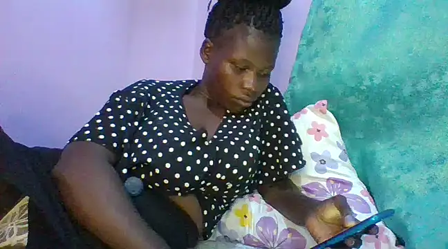 Snapshot of prettychic5 chatting on 03/08/25, 11:27 prettychic5 online show from 03/08/25, 11:27