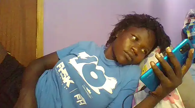 Snapshot of prettychic5 chatting on 03/21/25, 02:40 prettychic5 online show from 03/21/25, 02:40